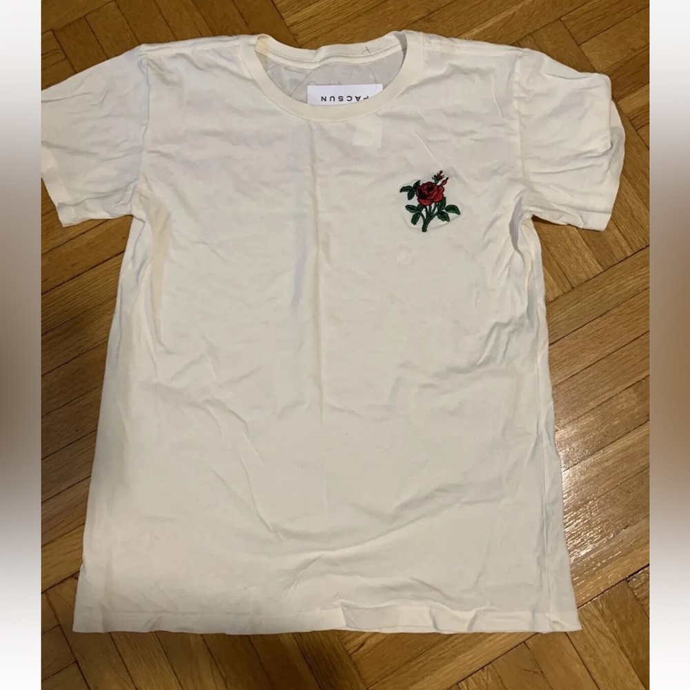 NWT PacSun Women Graphic T-Shirt
